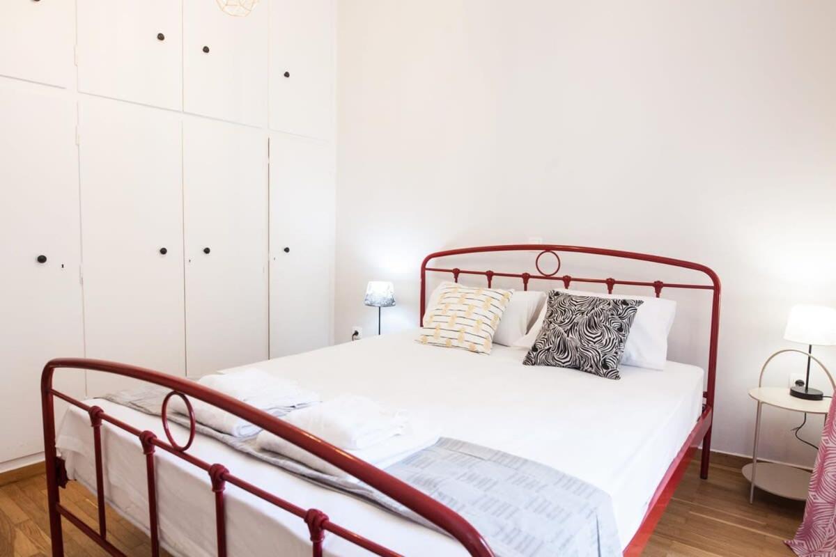Contemporary Stylish Apartment Located Near Metaxourgeio Area Athens Ngoại thất bức ảnh